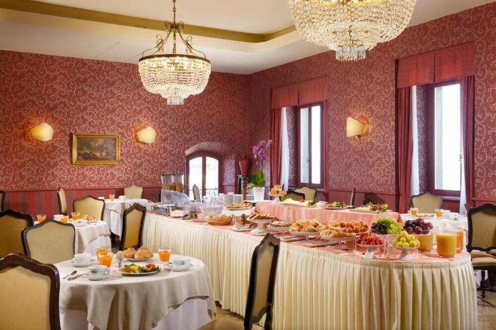 Foto de restauración de Hotel Titano