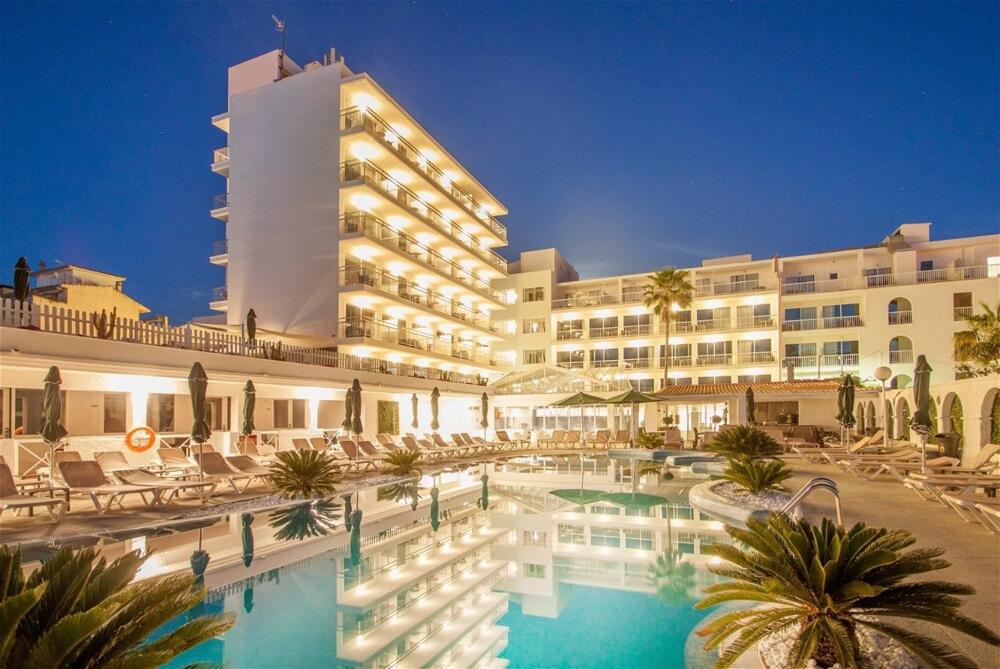 Foto del exterior de Hotel Catalonia Del Mar - Adults Only
