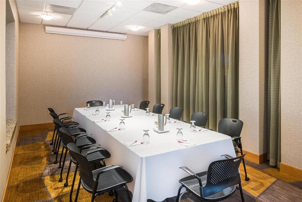 Foto de los servicios de Crowne Plaza San Francisco Airport, an IHG Hotel
