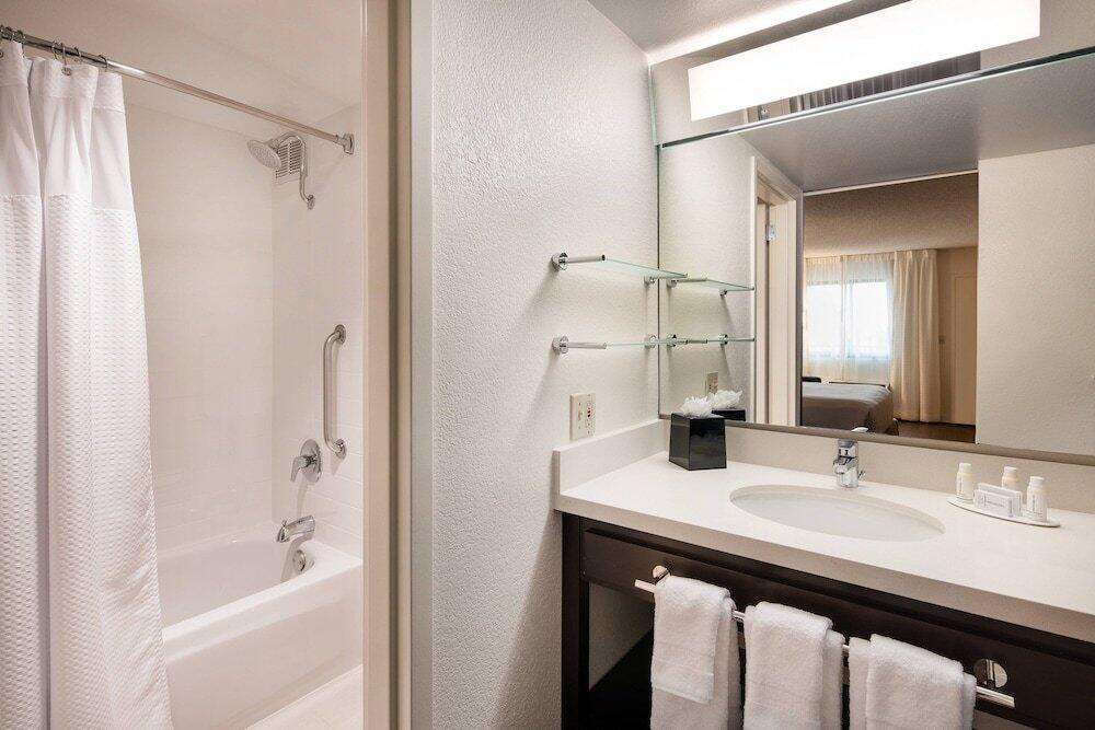 Foto del baño de Hotel Fairfield by Marriott Anaheim Resort