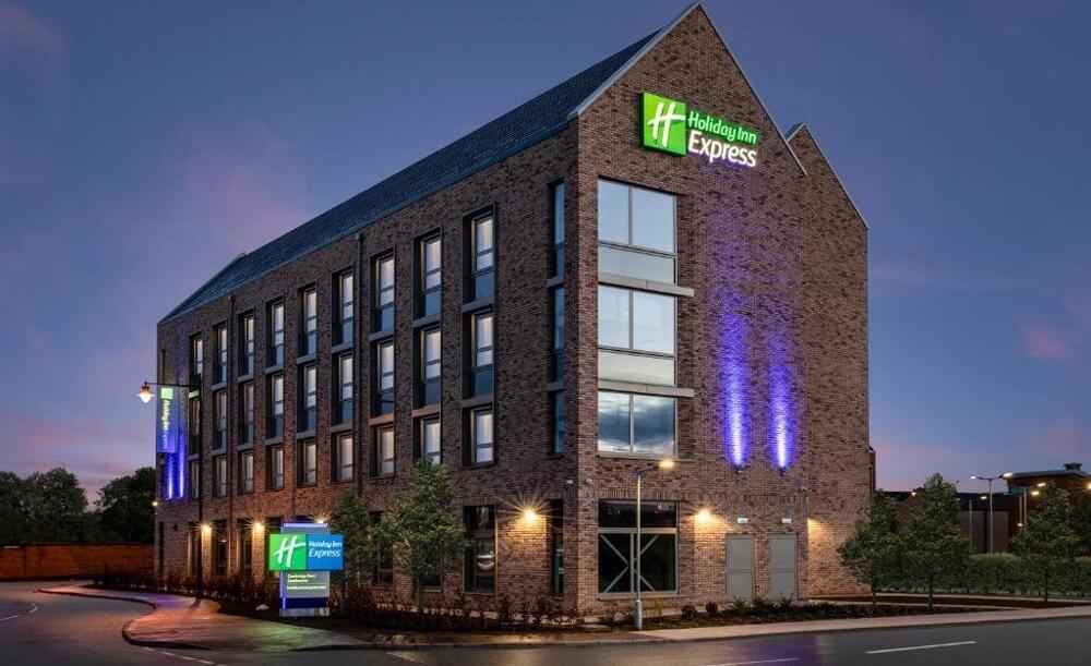 Foto del exterior de Holiday Inn Express Cambridge West - Cambourne, an IHG Hotel