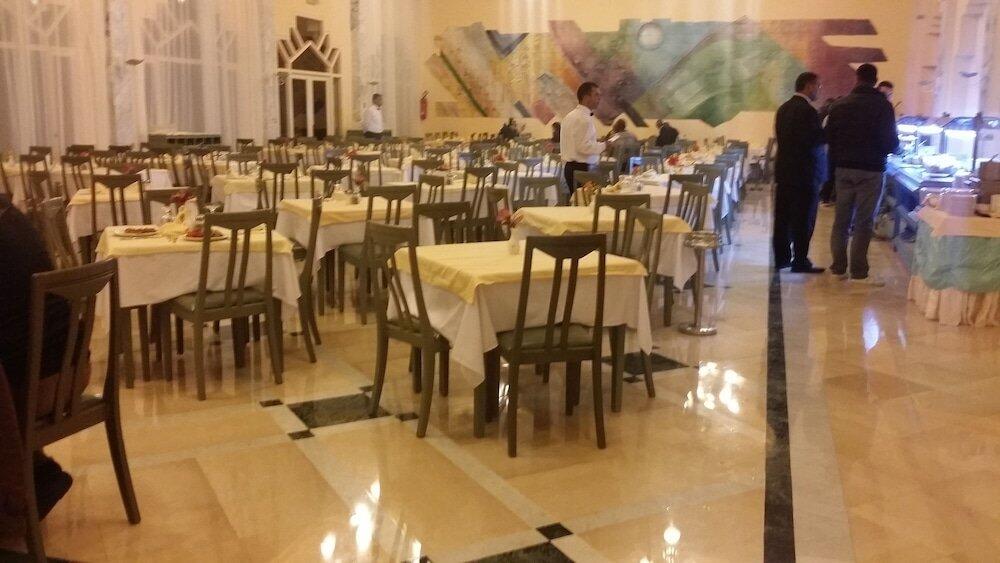 Foto de restauración de Hotel El Mouradi Douz