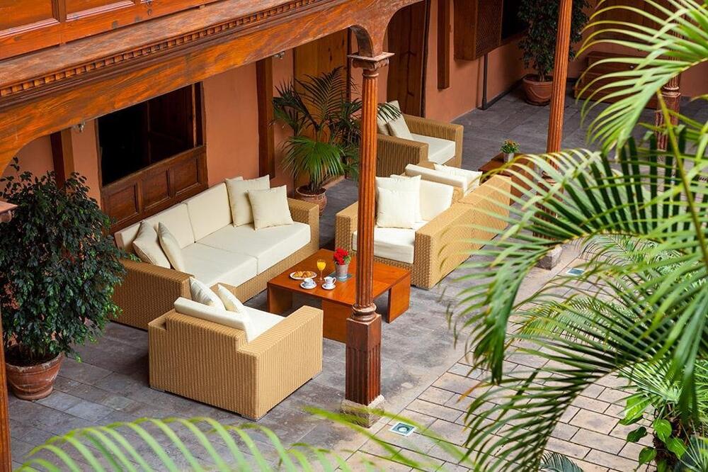 Foto del exterior de Hotel LIVVO La Quinta Roja