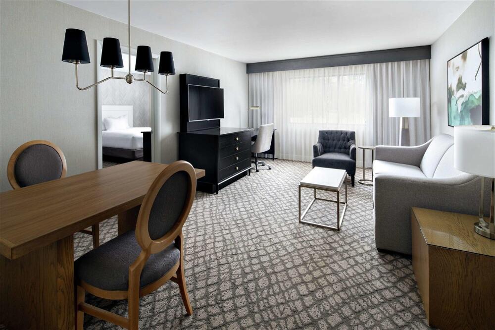 Foto de una habitación de Hotel DoubleTree Suites by Hilton Charlotte/SouthPark