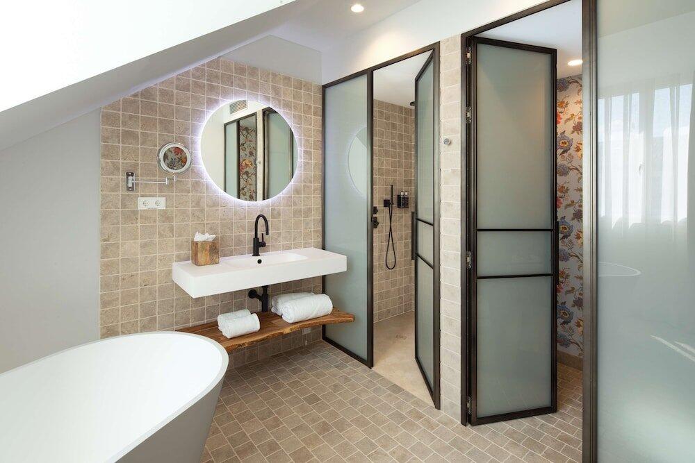 Foto del baño de Atocha Hotel Madrid, Tapestry Collection by Hilton
