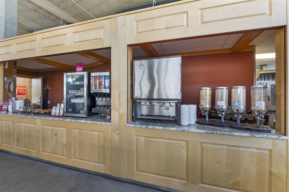 Foto de las zonas nobles de Best Western Plus Kelowna Hotel &amp;amp; Suites