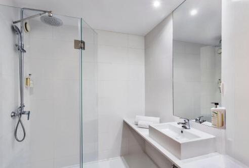 Foto del baño de B&amp;amp;B HOTEL Madrid Pinar de las Rozas