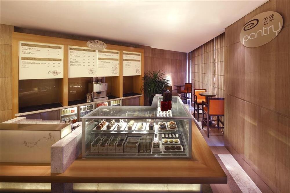 Foto general de Sheraton Guangzhou Hotel-Fully Upgraded in CBD-Free Canton Fair Shuttle Bus and Registration Counter