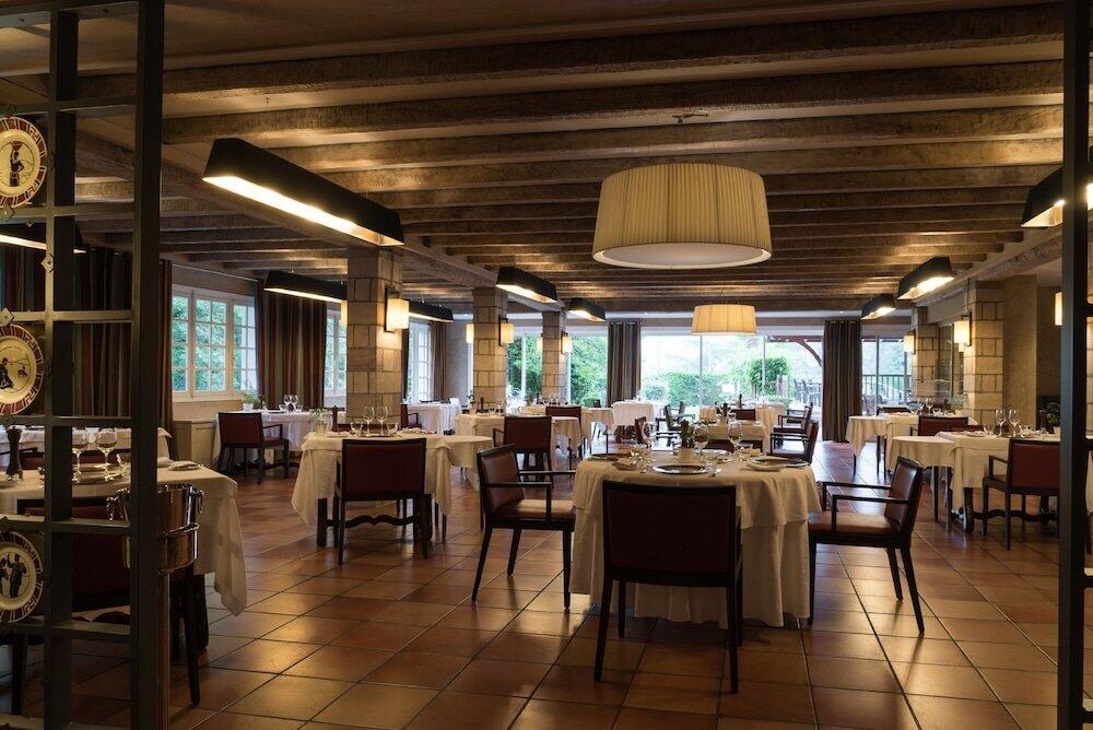 Foto de restauración de Hôtel Argi-Eder, The Originals Relais (Relais du Silence)