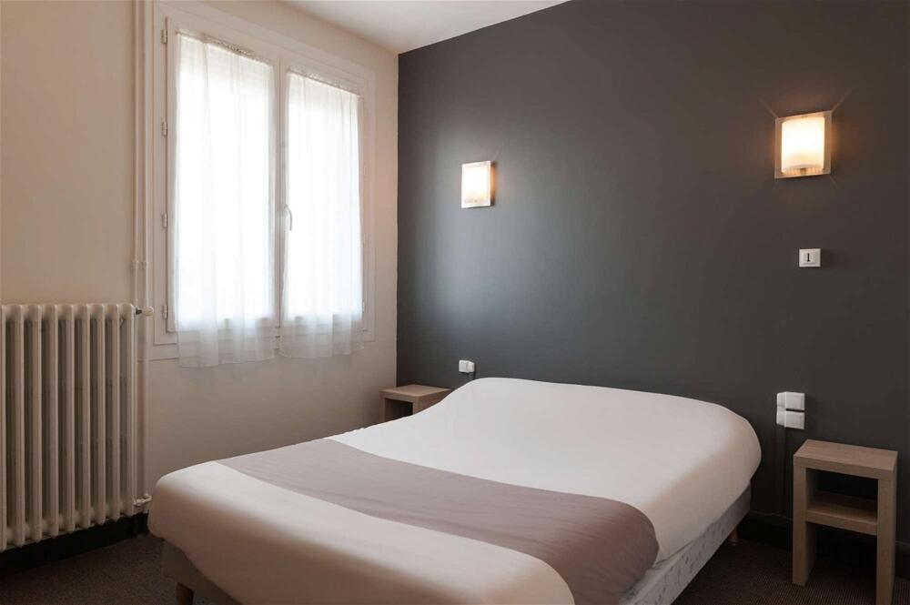 Foto de una habitación de The Originals City, Hôtel Le Savoy, Caen (Inter-Hotel)