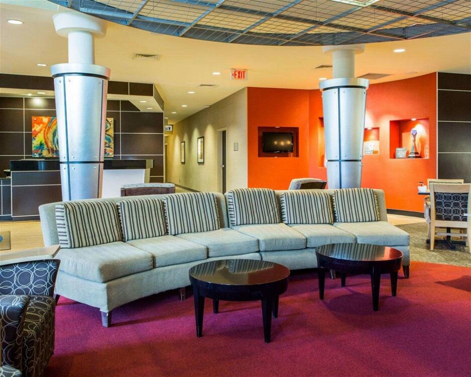 Common areas – Cambria Hotel Traverse City