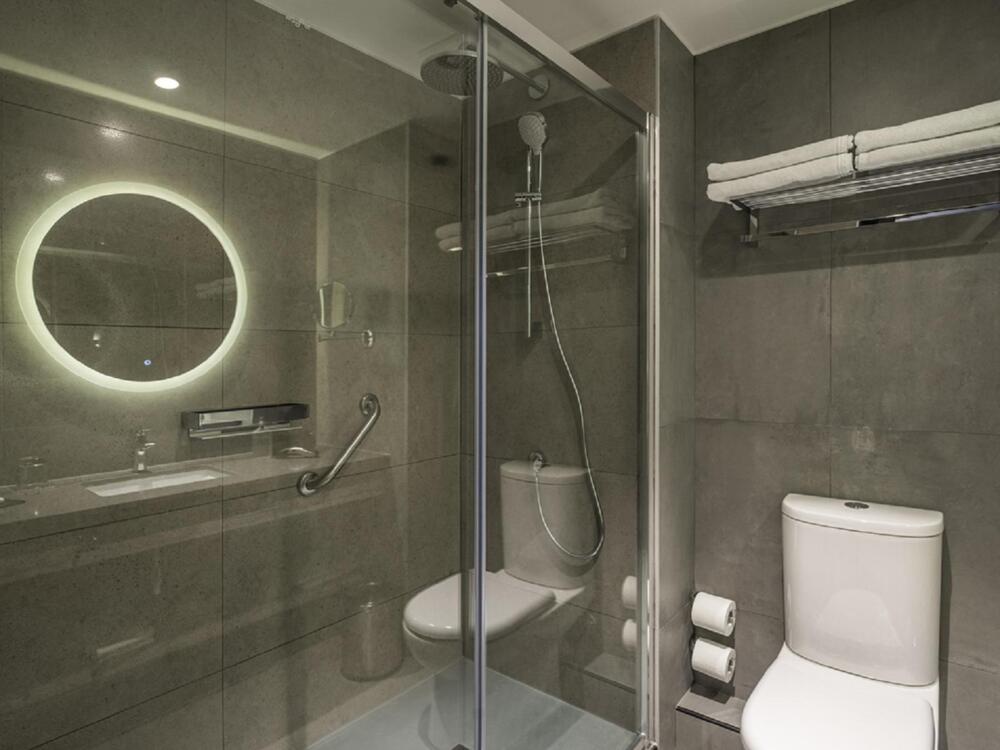 Foto del baño de Hotel Pullman Santiago El Bosque (Ex Atton)
