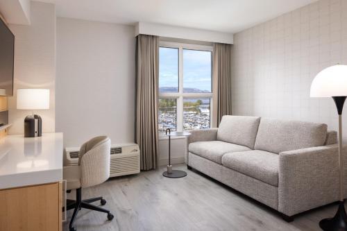 Foto de una habitación de Delta Hotels by Marriott Grand Okanagan Resort