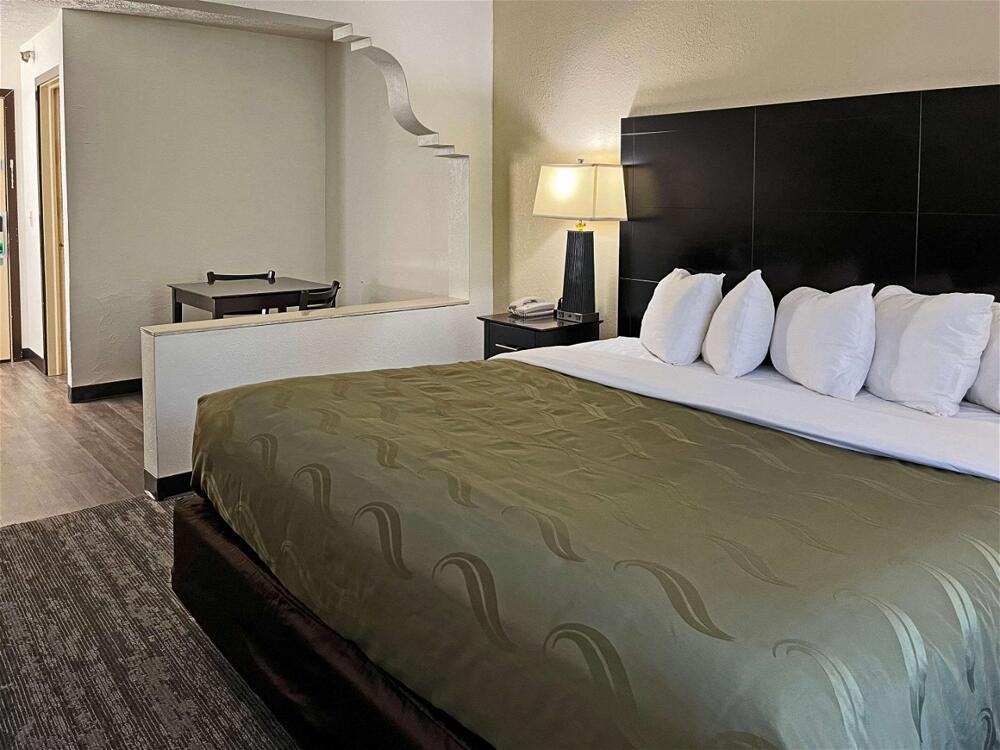 Room – Hotel Quality Inn Traverse City