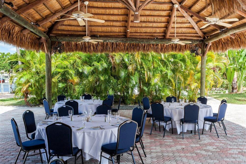 Foto de restauración de Holiday Inn Key Largo, an IHG Hotel
