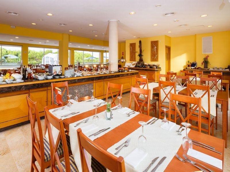 Foto de restauración de Aparthotel Dunes Platja