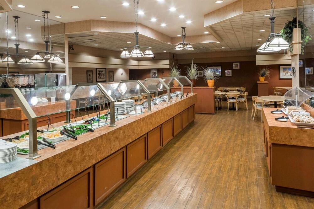 Foto de restauración de Hotel Ramada by Wyndham Kissimmee Gateway