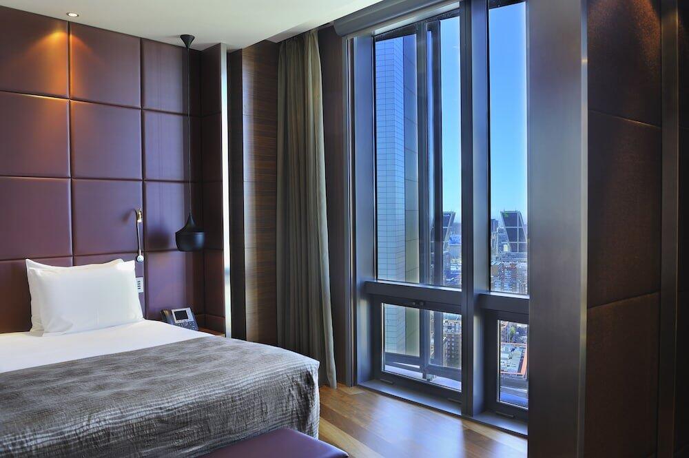 Foto de una habitación de Hotel Eurostars Madrid Tower