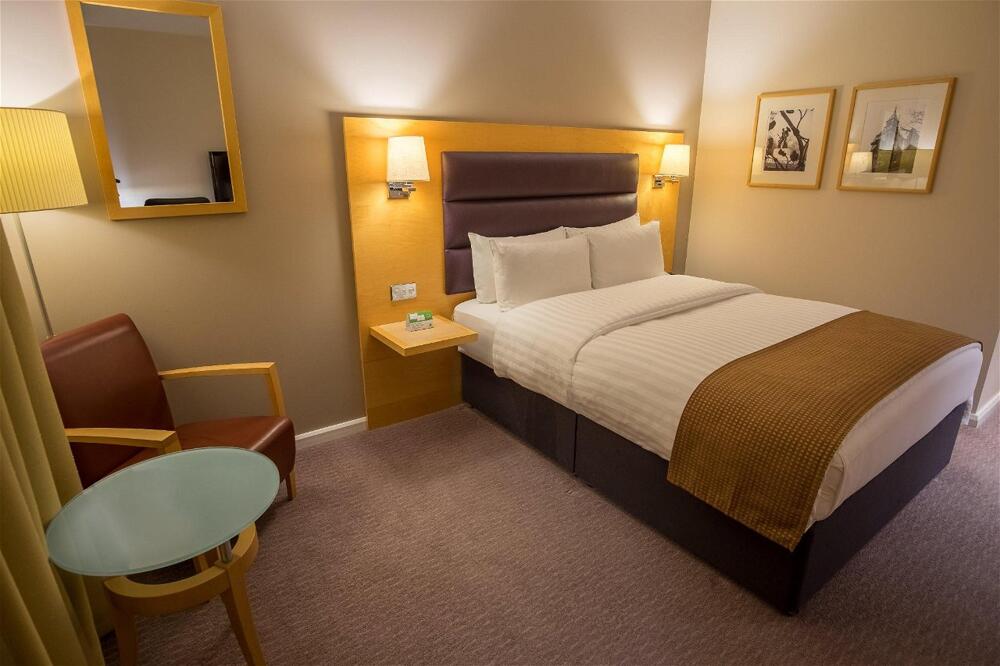 Photo – Holiday Inn London Brentford Lock, an IHG Hotel