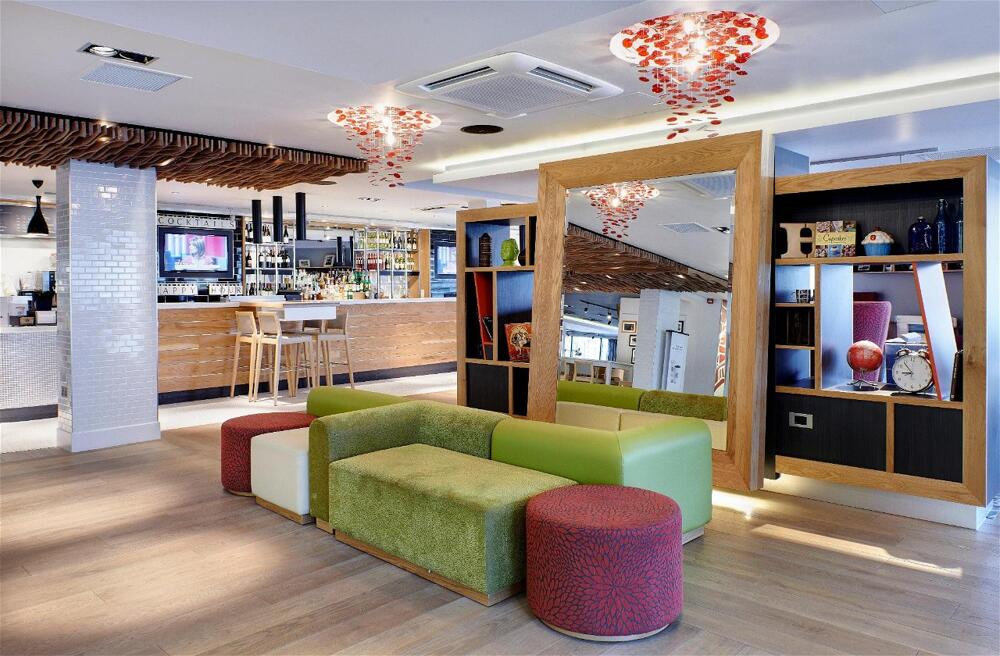 Photo – Holiday Inn London Brentford Lock, an IHG Hotel