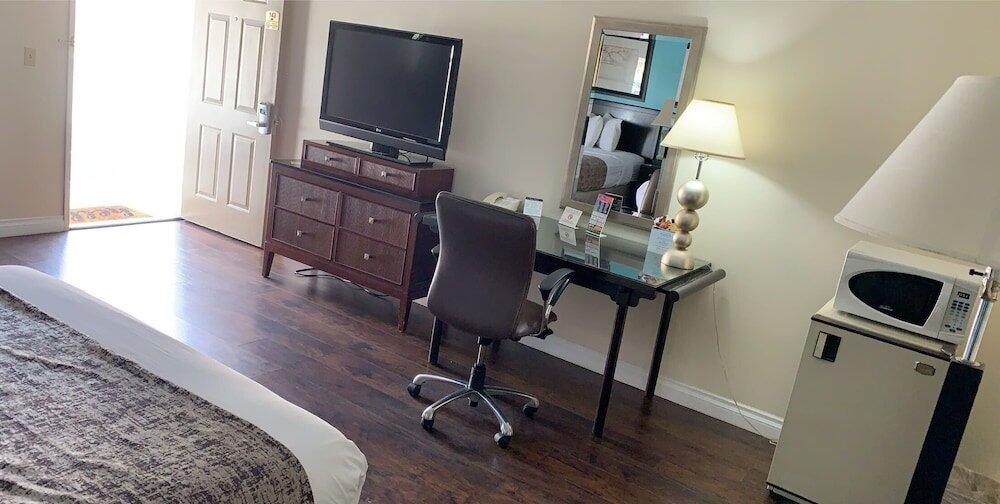Foto de una habitación de Hotel Howard Johnson by Wyndham Buena Park