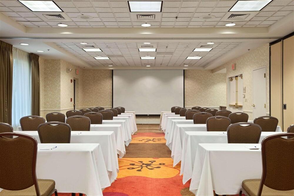 Foto de los servicios de Hotel Hilton Garden Inn Hoffman Estates