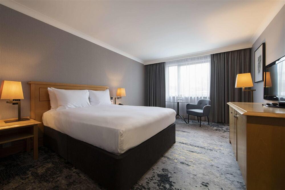 Foto de una habitación de Hotel DoubleTree by Hilton Swindon