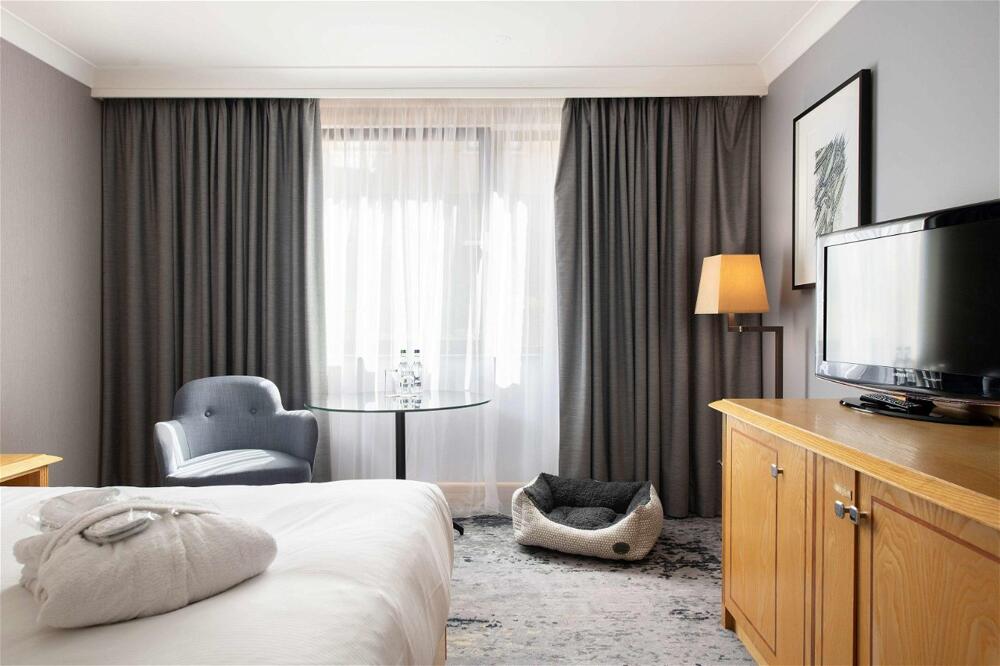 Foto de una habitación de Hotel DoubleTree by Hilton Swindon