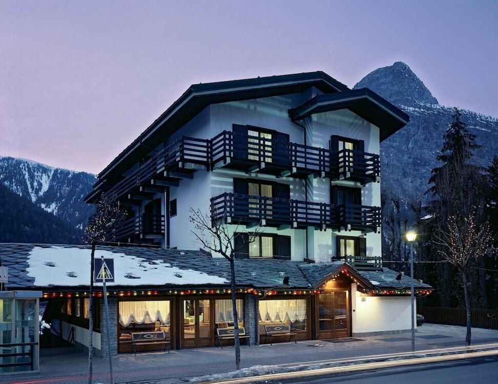 Foto del exterior de Hotel Les Jumeaux Courmayeur