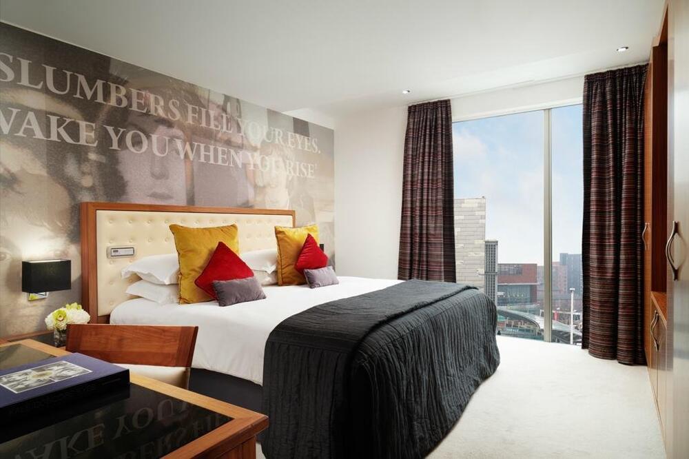 Foto de una habitación de Hard Days Night Hotel