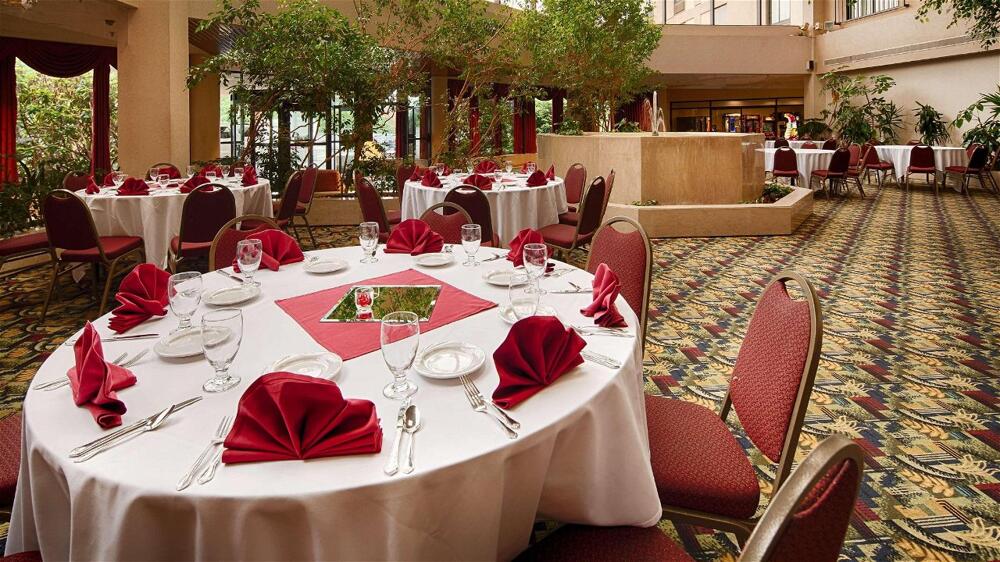 Foto de los servicios de Best Western Royal Plaza Hotel &amp;amp; Trade Center