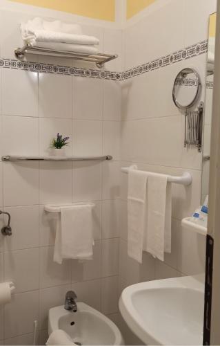 Foto del baño de Hotel Leonardo