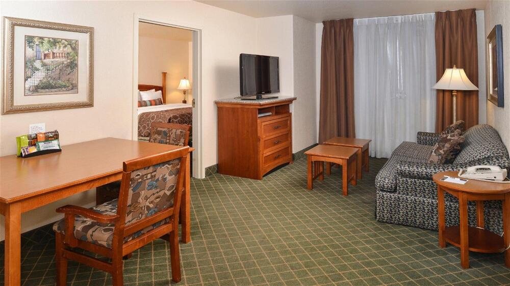 Foto general de Staybridge Suites - Calgary Airport, an IHG Hotel
