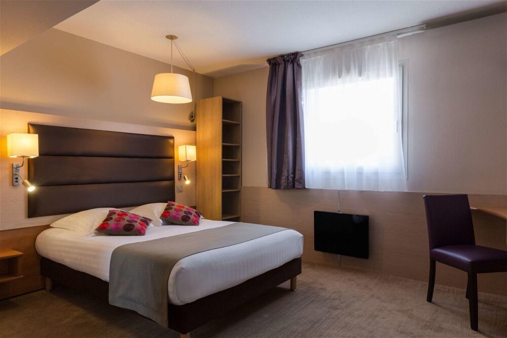 Foto de una habitación de The Originals City, Au Relais Saint-Éloi, Tours (Inter-Hotel)