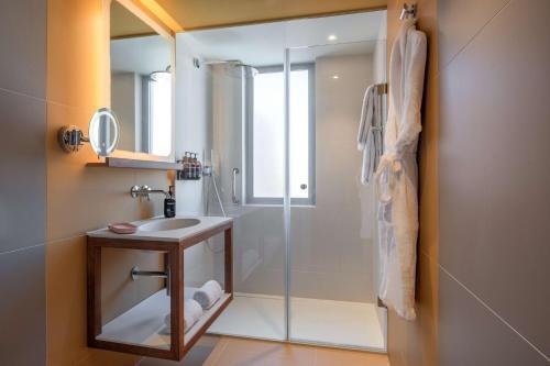 Foto del baño de Hotel Canopy by Hilton Cannes