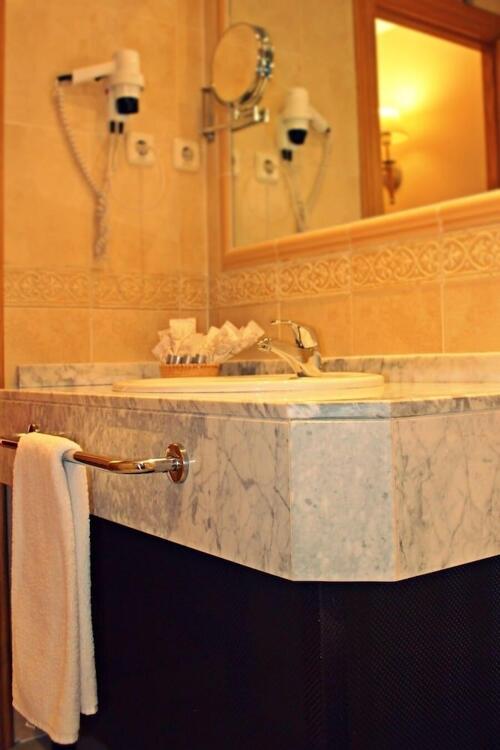 Foto del baño de Hotel Equo Aranjuez