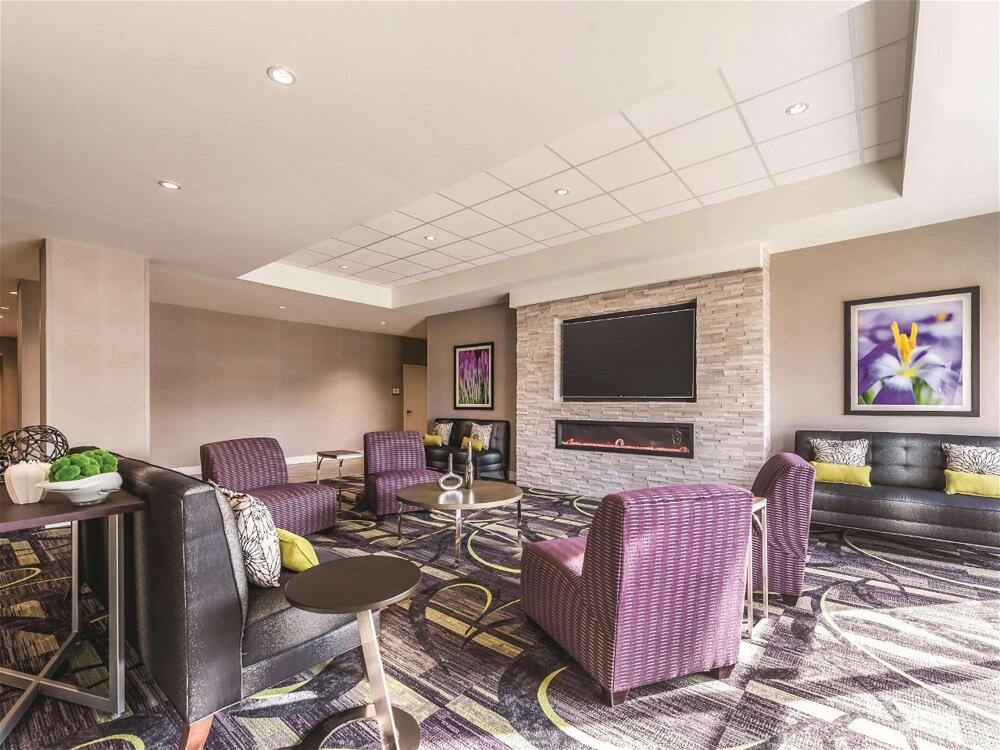 Foto de las zonas nobles de Hotel La Quinta by Wyndham Cincinnati Sharonville