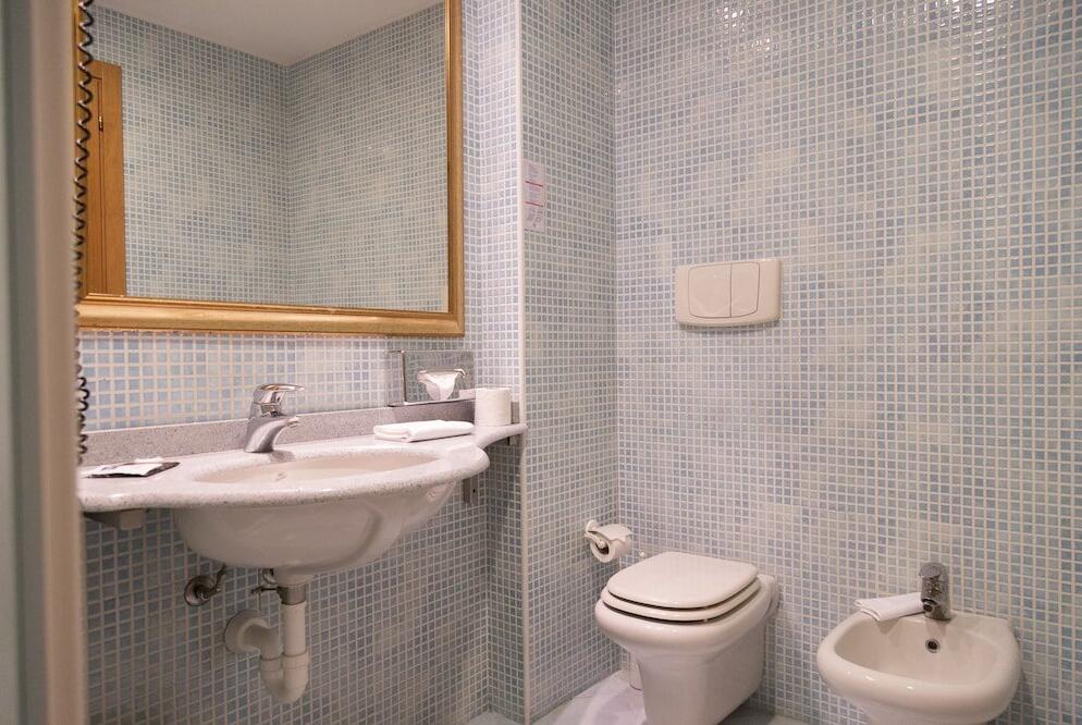 Foto del baño de iH Hotels Milano St. John