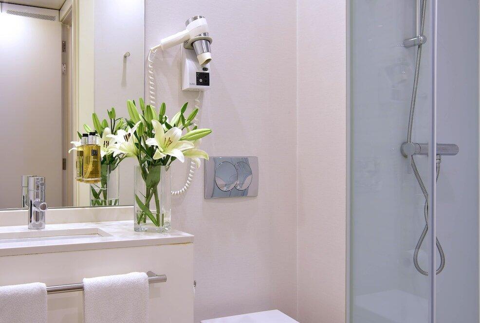 Foto del baño de My Story Hotel Ouro