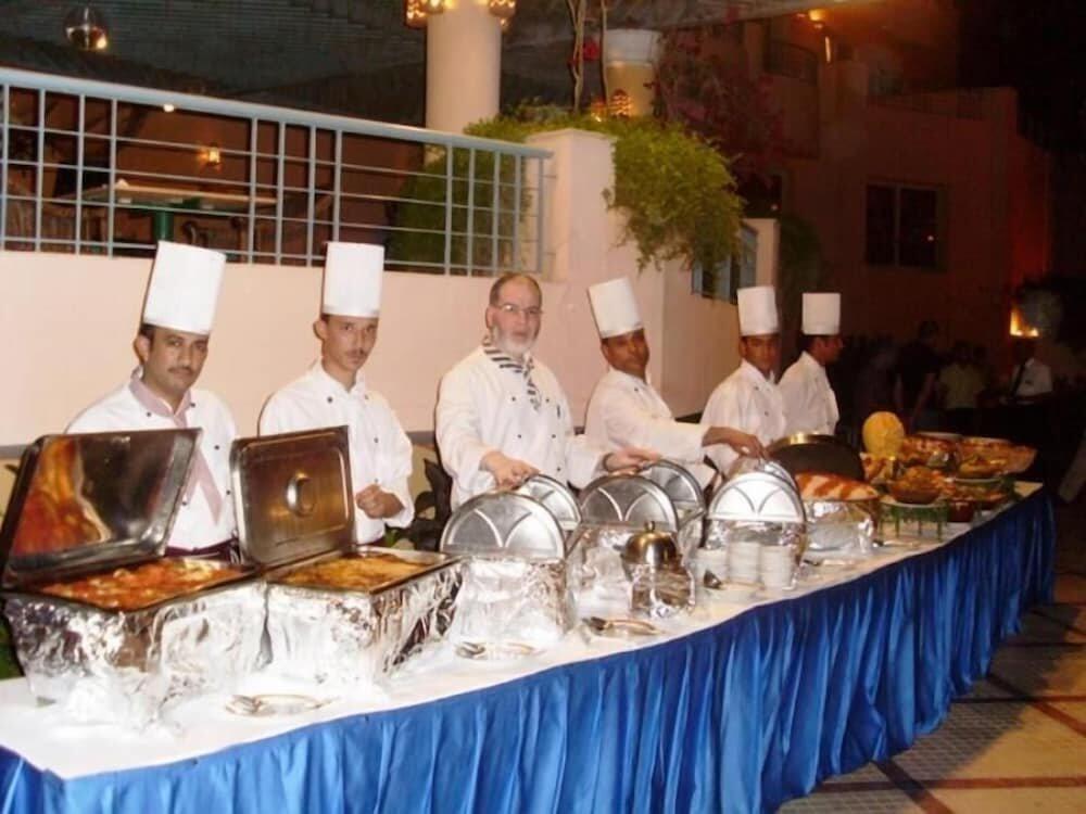 Foto de restauración de Sea Garden Hotel