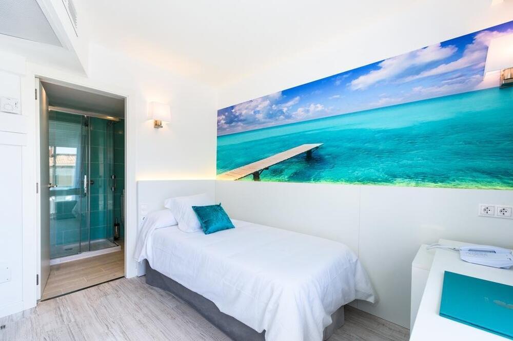 Foto de una habitación de Plaza Santa Ponsa Boutique Hotel - Adults Only