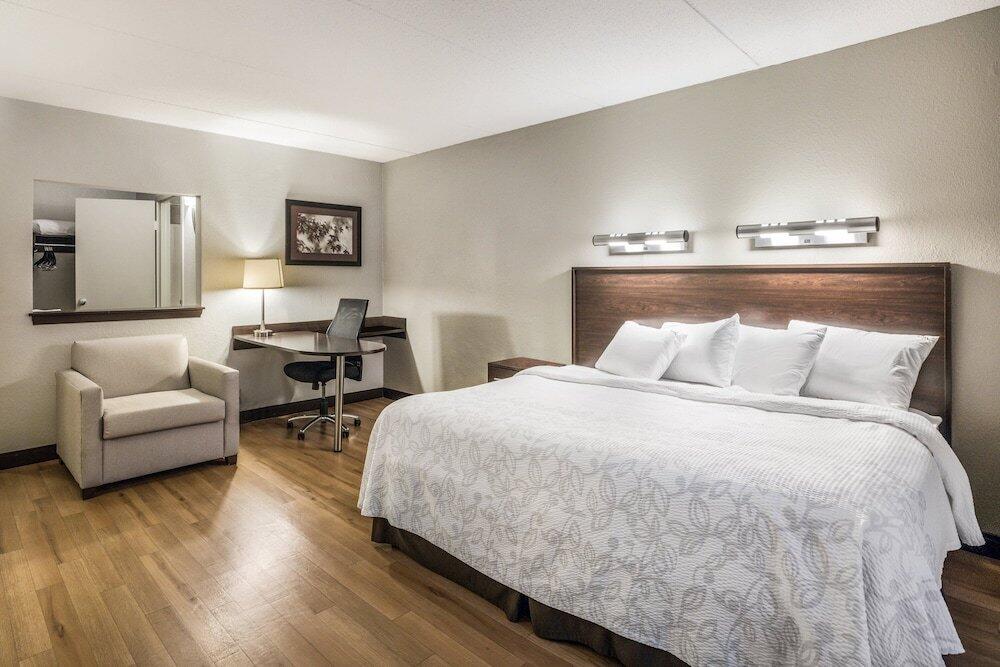 Foto de una habitación de Hotel Red Roof Inn PLUS+ Boston - Woburn/ Burlington