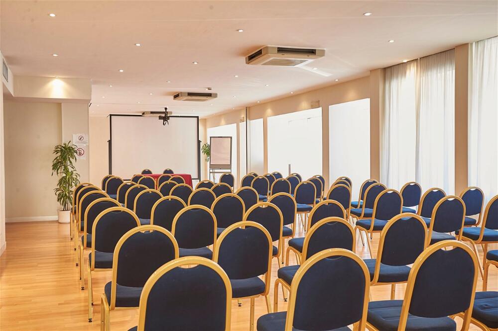 Foto de los servicios de Hotel Sina Astor