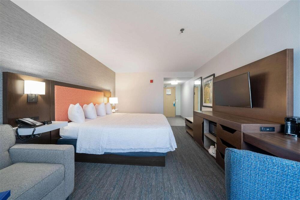 Foto de una habitación de Hotel Hampton Inn &amp;amp; Suites Modesto - Salida