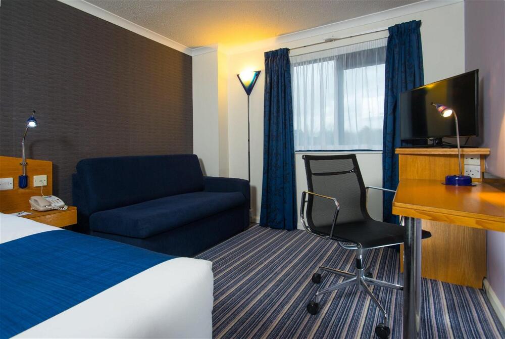 Foto de una habitación de Holiday Inn Express Northampton - South, an IHG Hotel