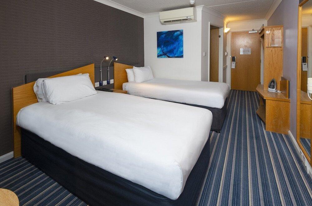 Foto de una habitación de Holiday Inn Express Northampton - South, an IHG Hotel