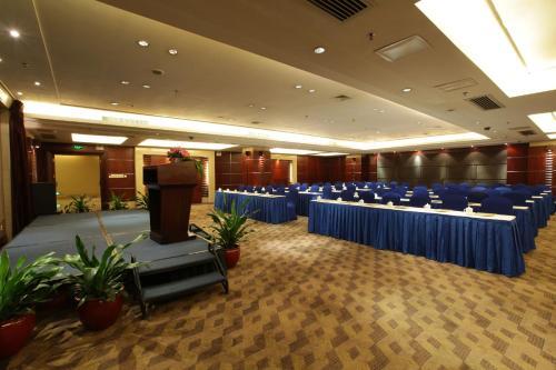 Foto de los servicios de Grand Royal Hotel