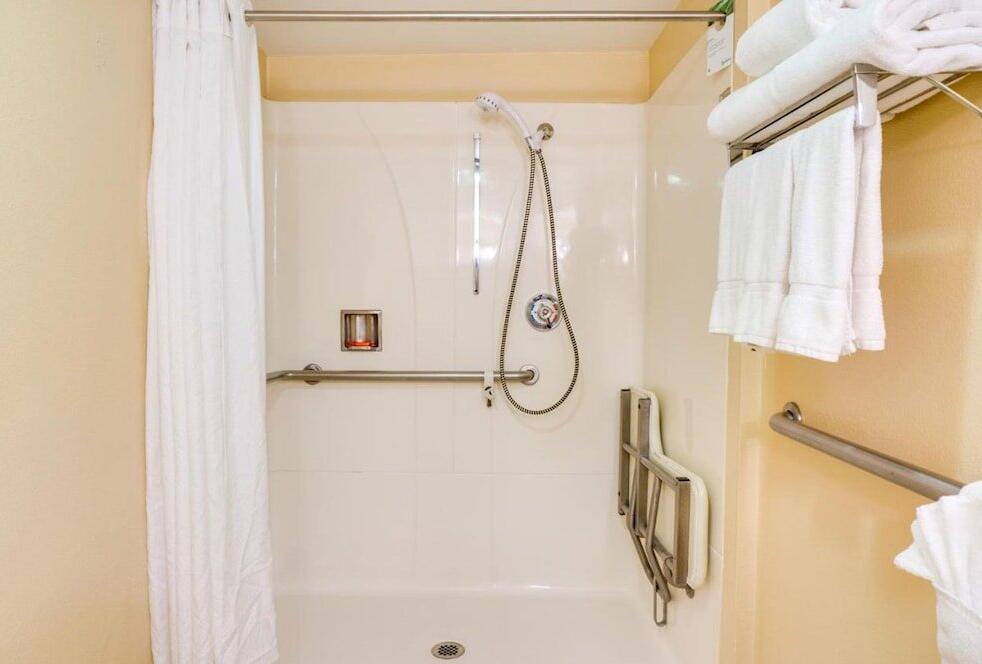 Foto del baño de Radisson Suites Hotel Buena Park