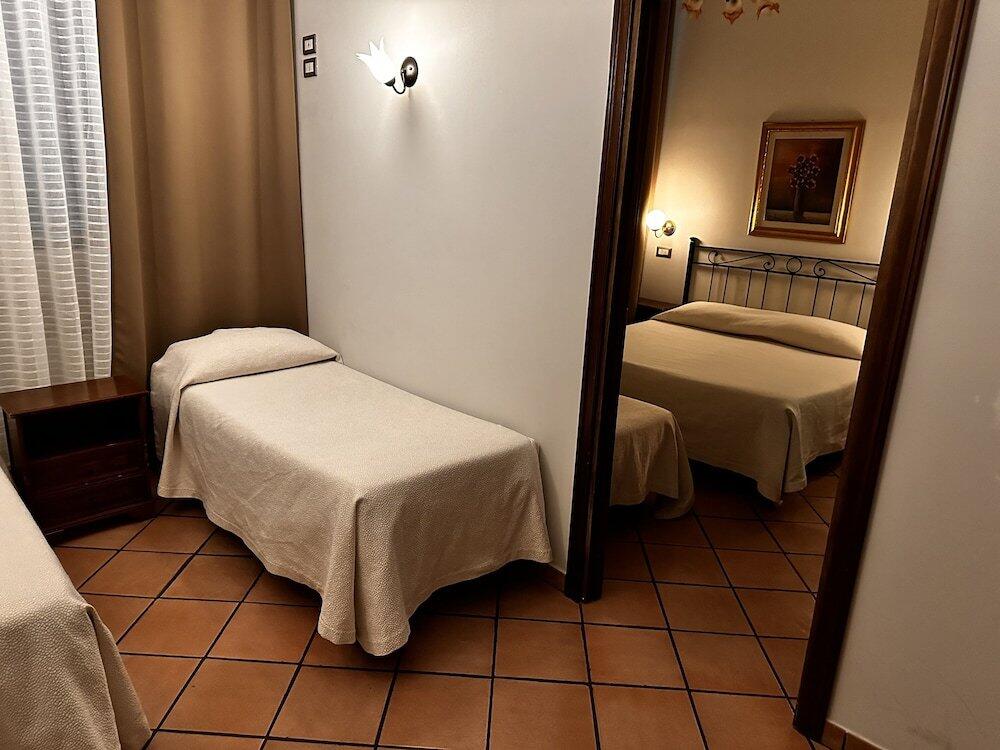 Foto de una habitación de Hotel Kursaal &amp;amp; Ausonia