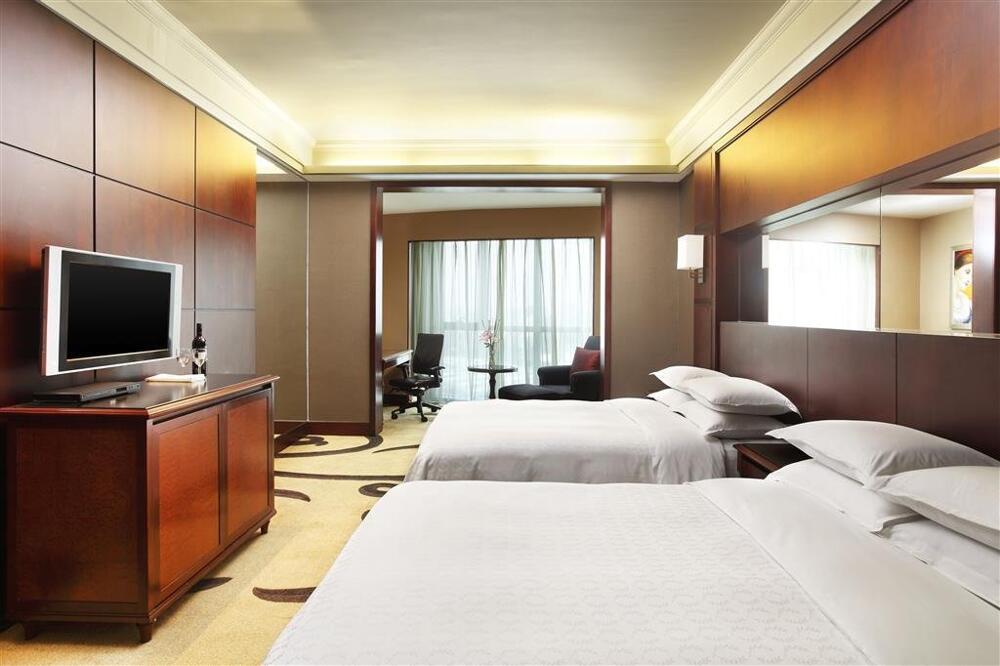 Foto de una habitación de Sheraton Shenzhen Futian Hotel
